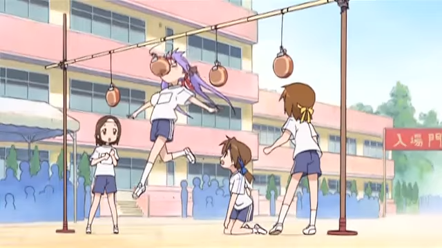 With fierce determination, Kagami Hiiragi wins the bread race (パン食い競走)