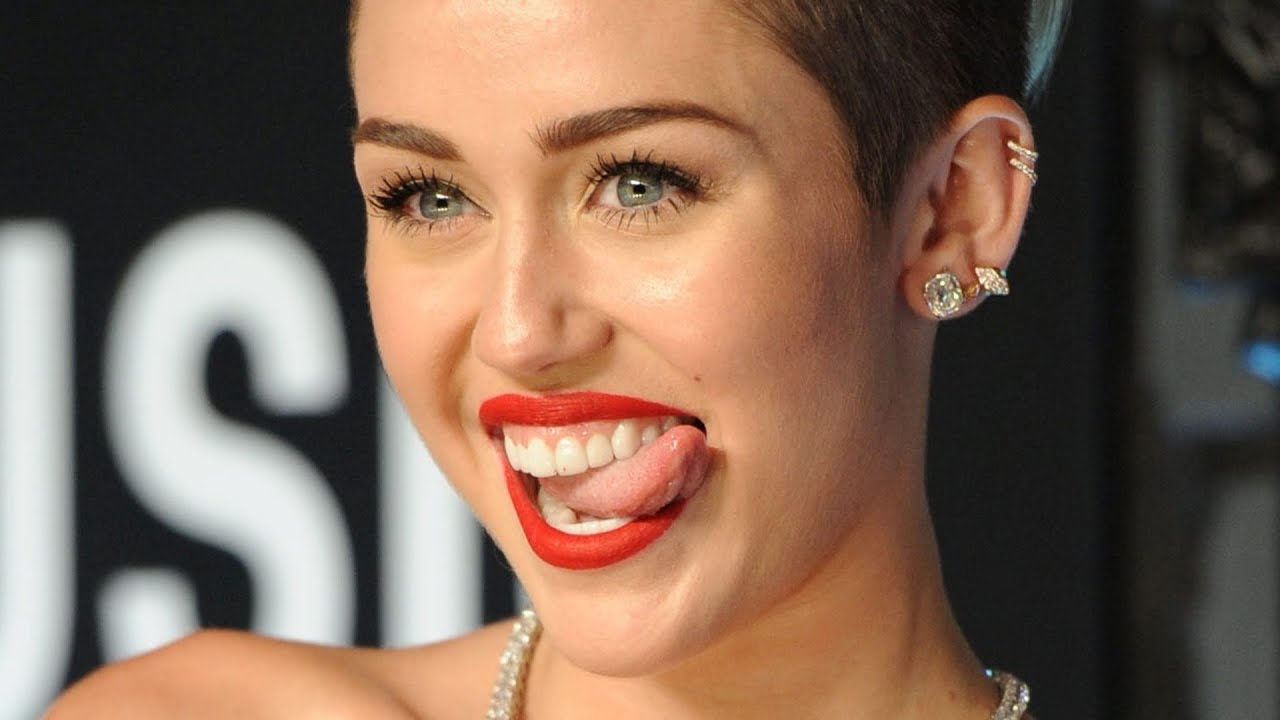 le tongue gorl