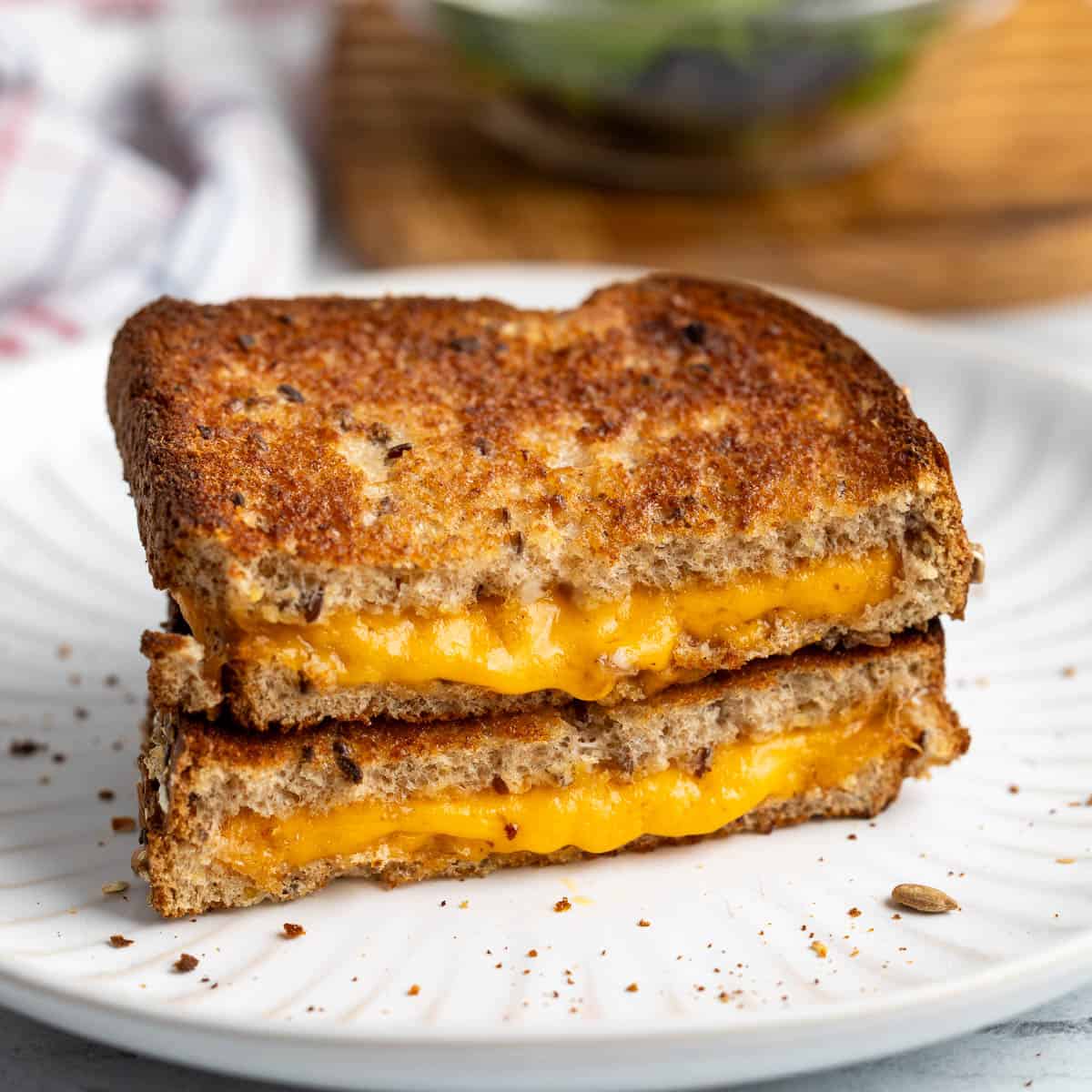 Have you ever beheld cheesewiches so cheesy with crispy so perfect you just lose thoughts and maybe babble about cheesy goodness and breaking crusts. My cheesewich is certain that memories do exist and that melty steamy hote cheesewiches are out there and make dreams come true. My dear melty hote cheesewiches I don't know I don't knows, only you and your juxta mess to be~