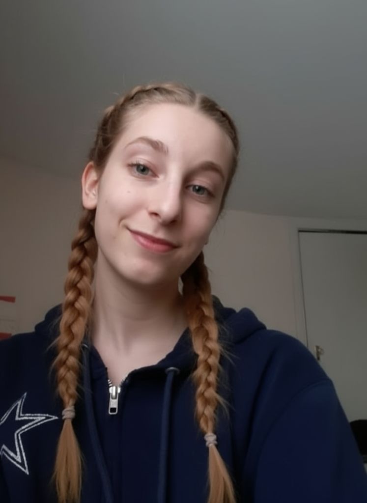 I think I just pulled a really cute blonde zoomette who works at a drive thru I go to. I'm 35 years old. What do I do now bros?