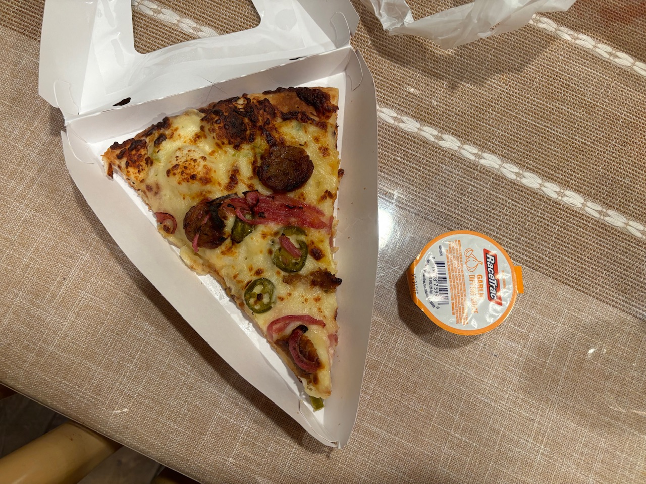 On todays food thread we have racetrac pizza! As I may have mention b4, racetrac pizza is exceptional!! I like it more than all 3 of the biggest chains. This particular pizza is called southwest sausage! it got pickled red onion, jalepeno, sliced sausage, and a white sauce that isn't garlic sauce but like a subtly smokey sweet thingy. u MUST try it!!! This particular one is in my top 5 all time pizza!