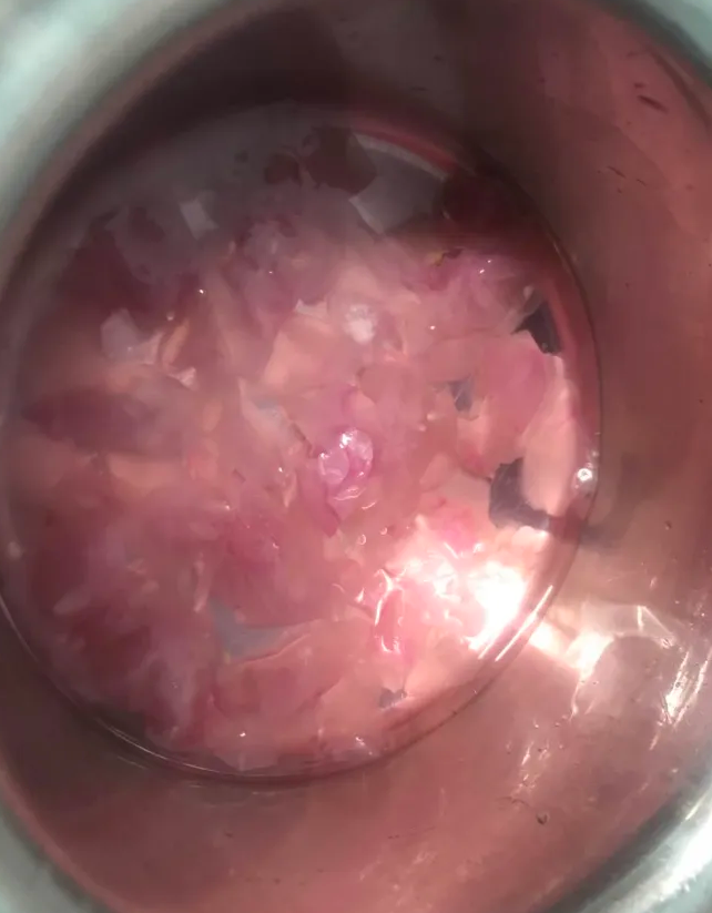 i made rose syrup from the roses i greww