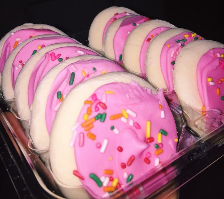 I bought sugar cookies 4 everyone !!!