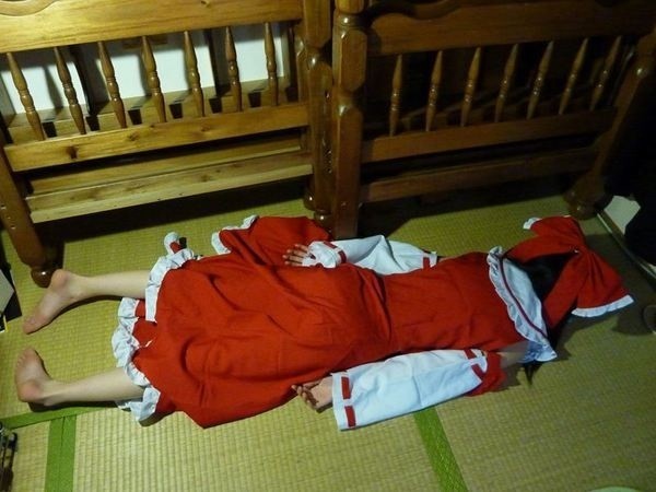 reimu on the tatami